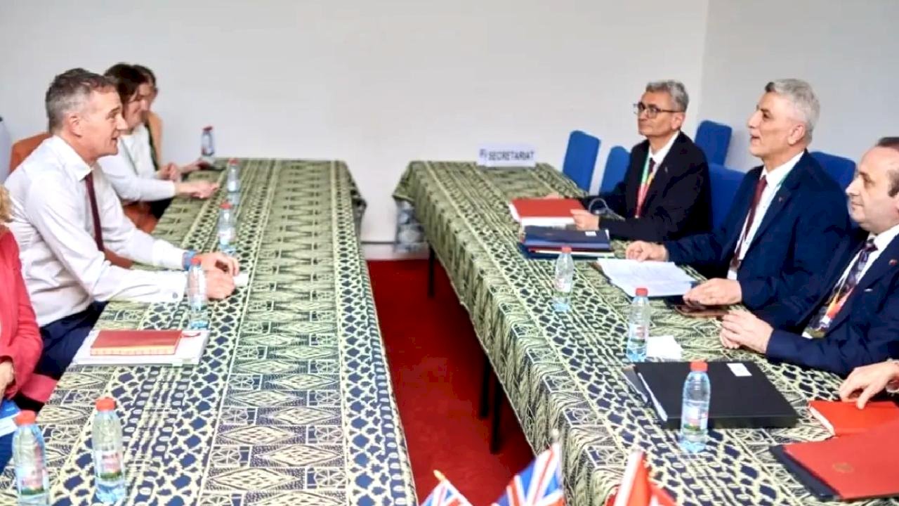 Ticaret Bakanı Bolat'tan UK ile Görüşme