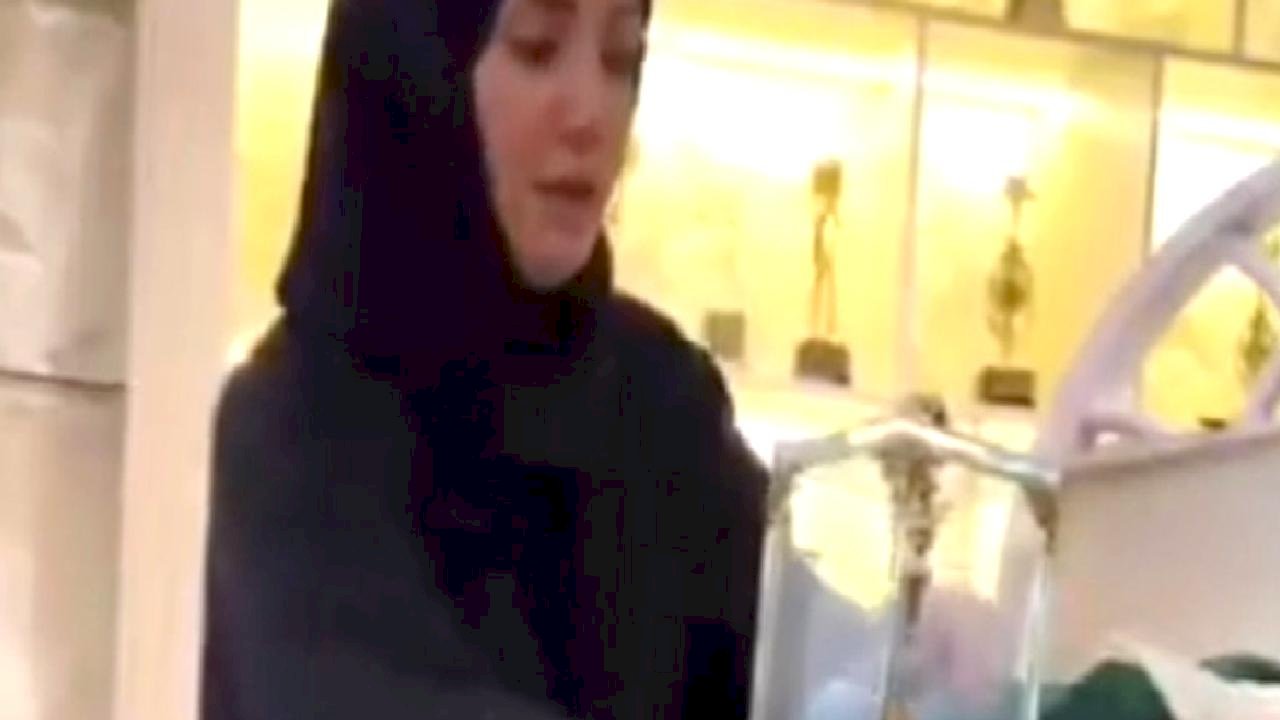 Toplumsal medya fenomeni Aleyna Dalveren, iftar yemeğine Sakal-ı Şerif'i getirdi