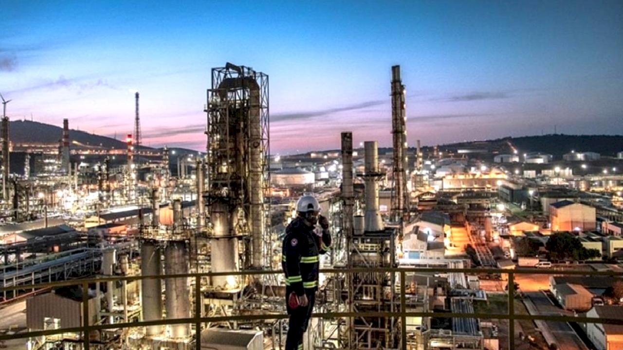 Türkiye, küresel enerji piyasalarına destek veriyor: Zorunlu petrol stoklarını piyasaya açıyor