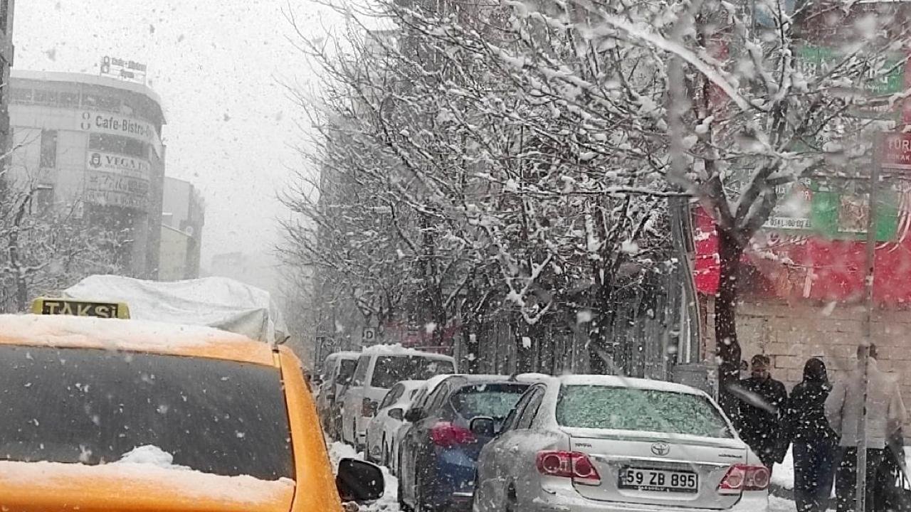 Van'da 216 mahalle ve mezra yolu ulaşıma kapandı