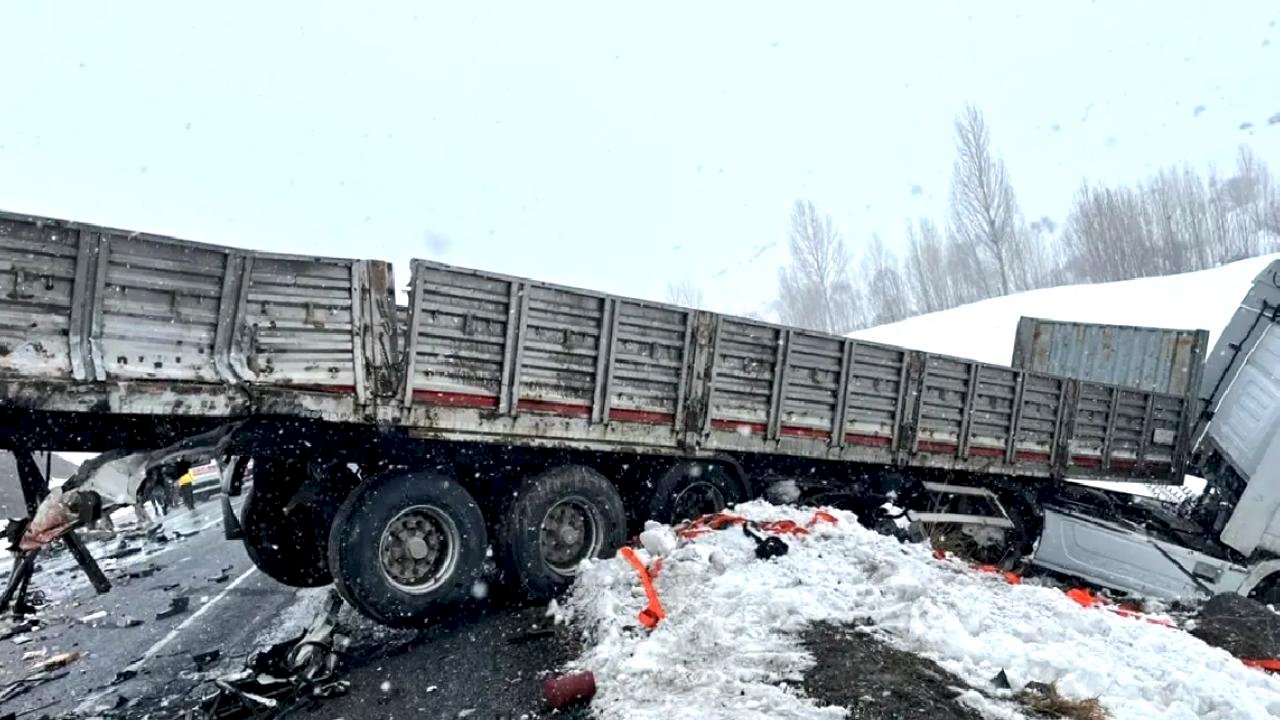 Van'da Kaza: 2 Ölü, 3 Yaralı