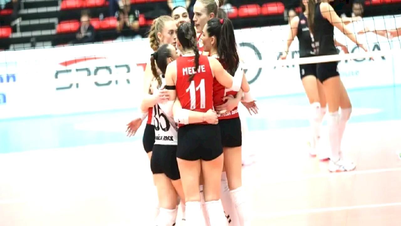 Voleybolda Yarı Final Tamamlandı