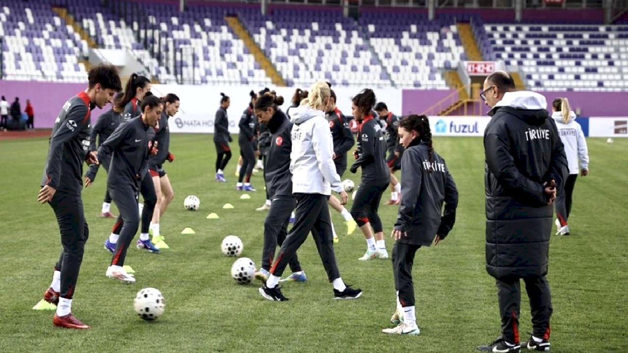 A Milli Kadın Takımı, İsviçre ile Maç Öncesi Hazır