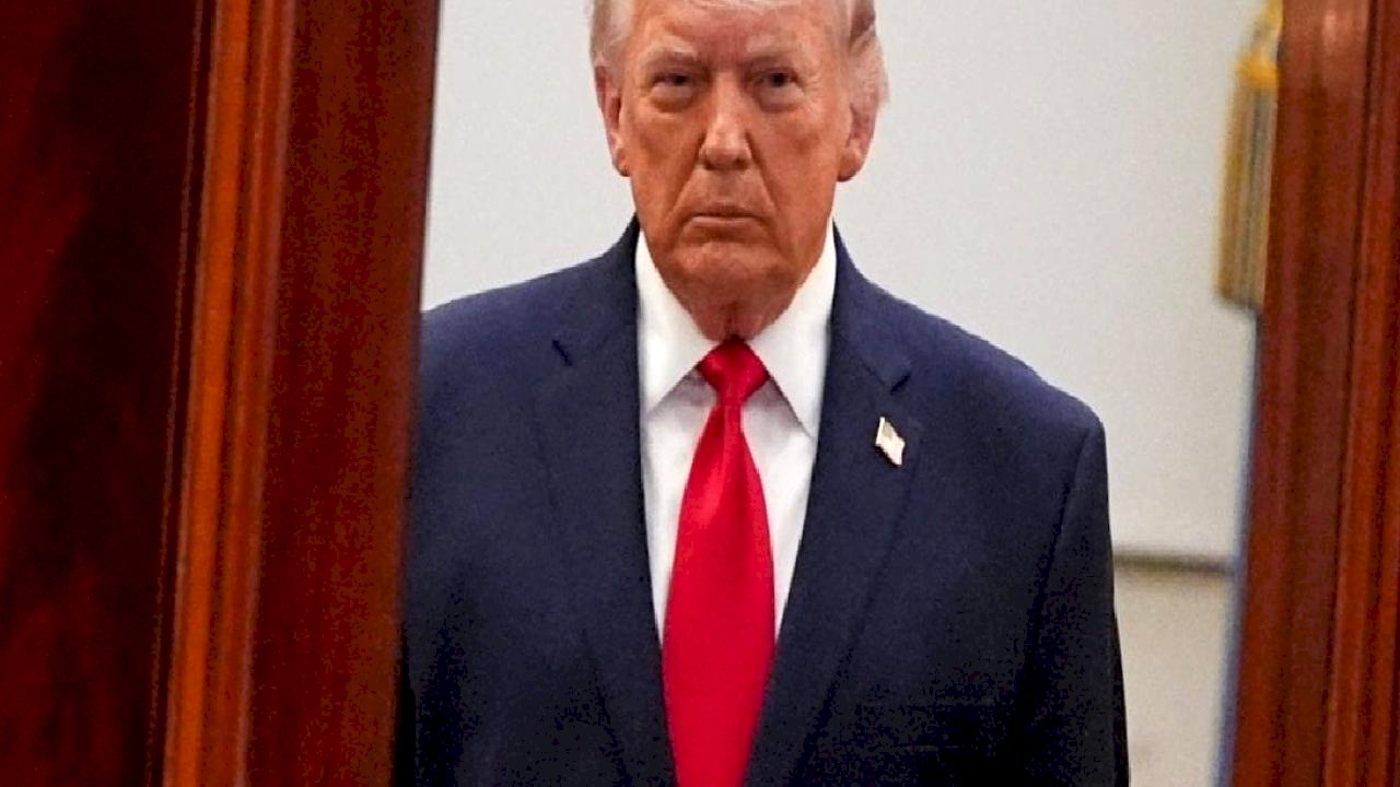 ABD Başkanı Trump: İran'a çok sert darbeler indireceğiz