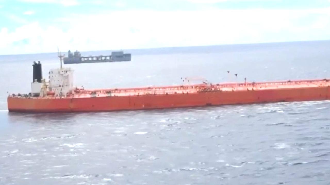 ABD, "devletsiz ve yaptırım uygulanan" M/T Tifani gemisine baskın düzenledi