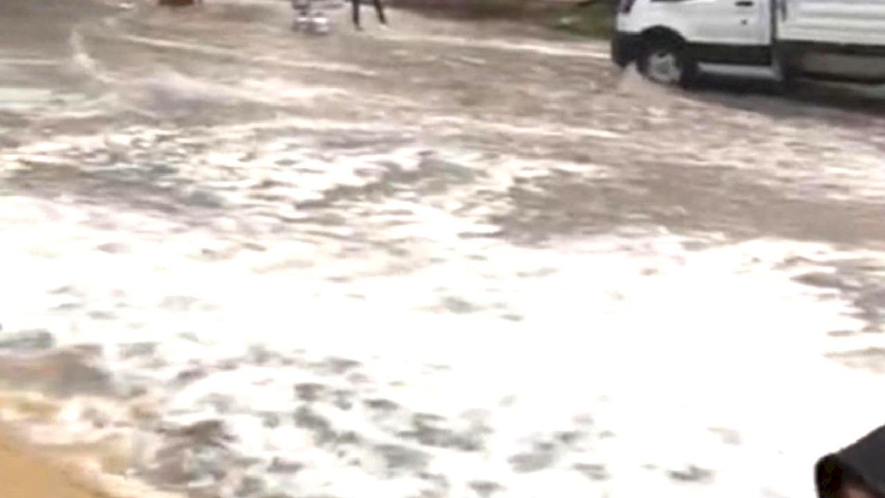 Adana'da Dolu ve Yağış Hayatı Vurdu