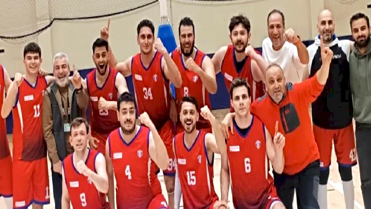 Ağrı’nın ilk basketbol takımı playoff’a lider yükseldi