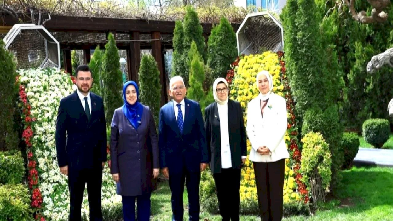 AK Parti Kadın Kolları'ndan Kayseri'ye özel övgü