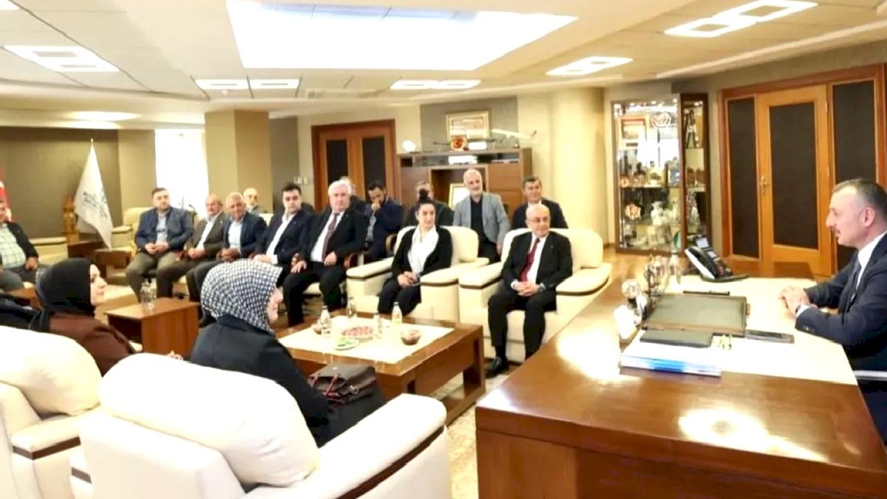 AK Parti Kandıra’dan Başkan Büyükakın’a ziyaret
