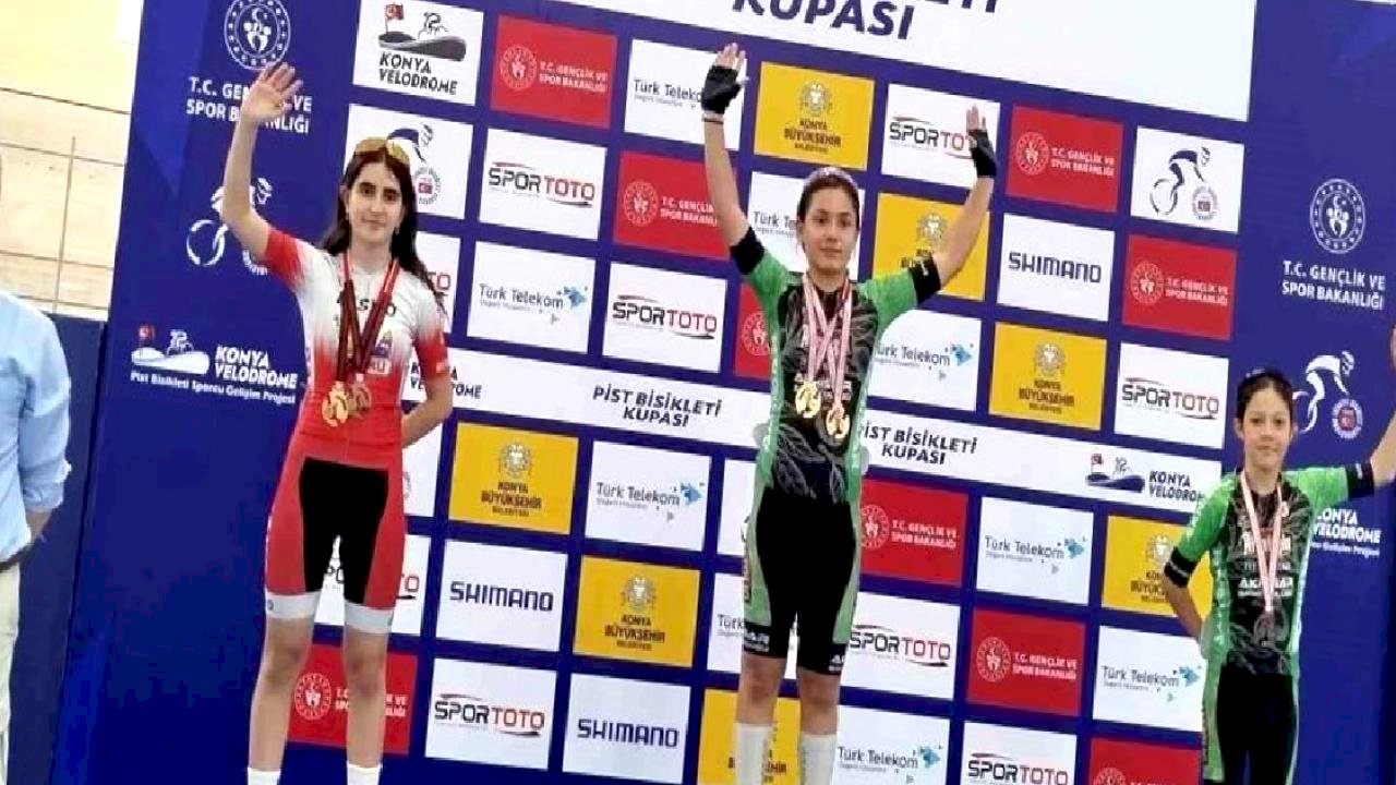 Akhisarlı Sporculardan Konya'da 5 Madalya