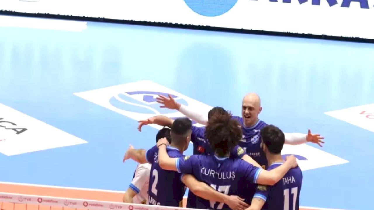 Arkas Spor Final İçin Avantaj Sağladı