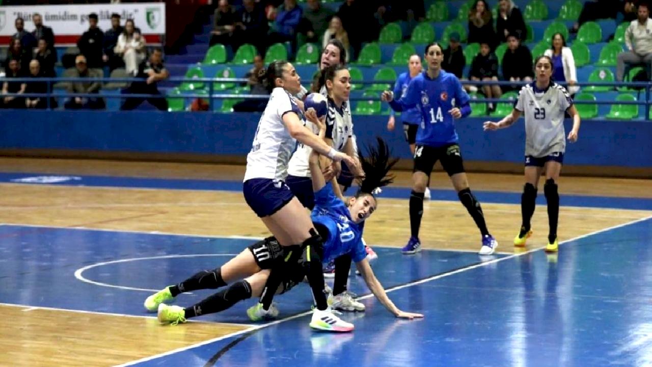 Armada Praxis Yalıkavakspor, İstanbul deplasmanından galibiyetle döndü