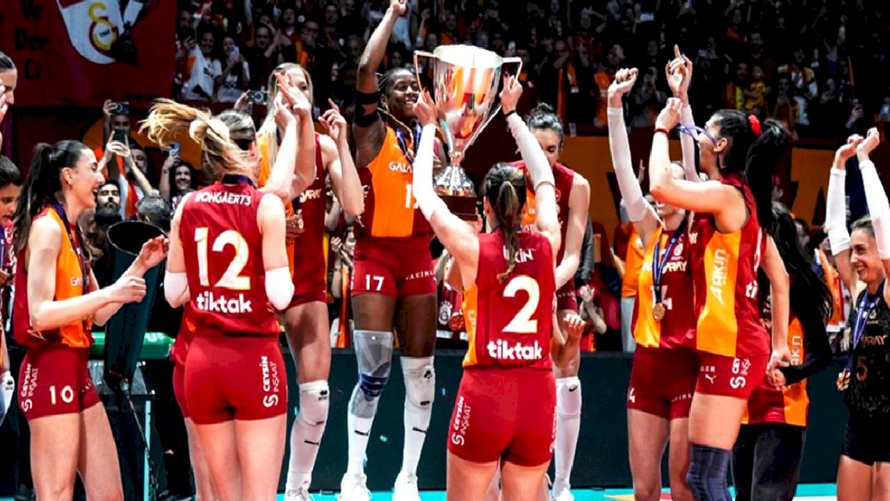 Avrupa şampiyonu Galatasaray Daikin Kadın Voleybol Takımı, kupasını aldı