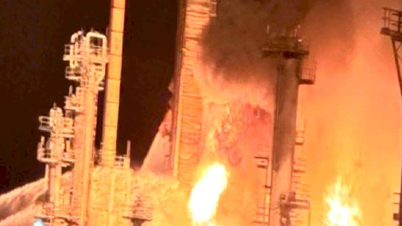 Avustralya'da yüzde 10 yakıt arzına sahip tesiste yangın