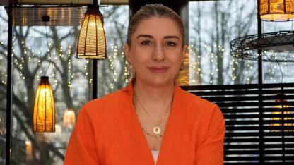 Bazıları Aşk Diye Acısını Sever