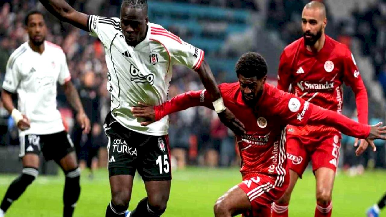 Beşiktaş, Antalyaspor'u 4-2 Yendi