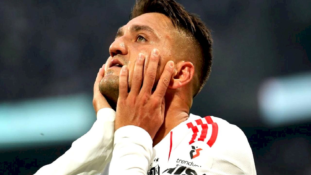 Beşiktaş taraftarından Cengiz Ünder'e protesto