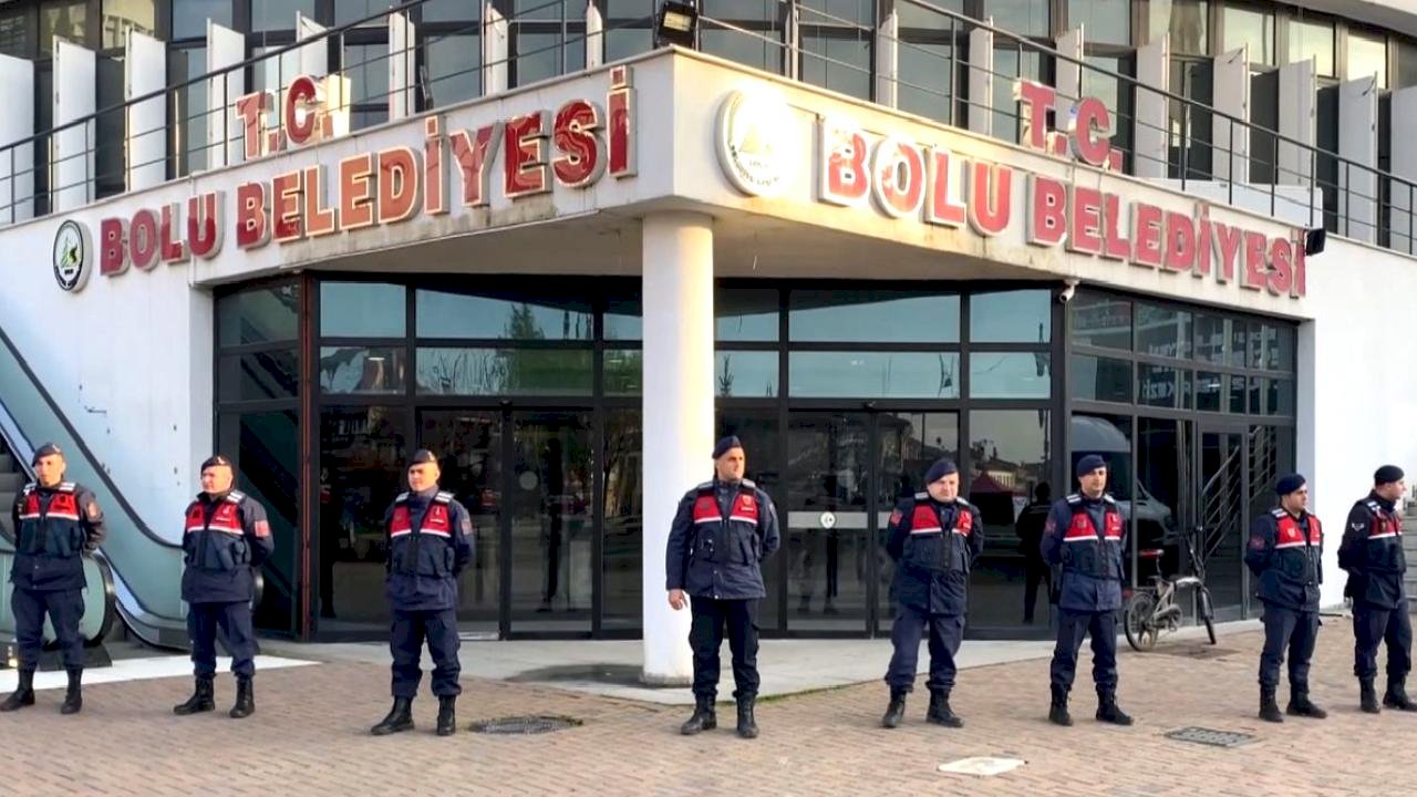 Bolu Belediyesi'ne şafak baskını! Arama yapılıyor