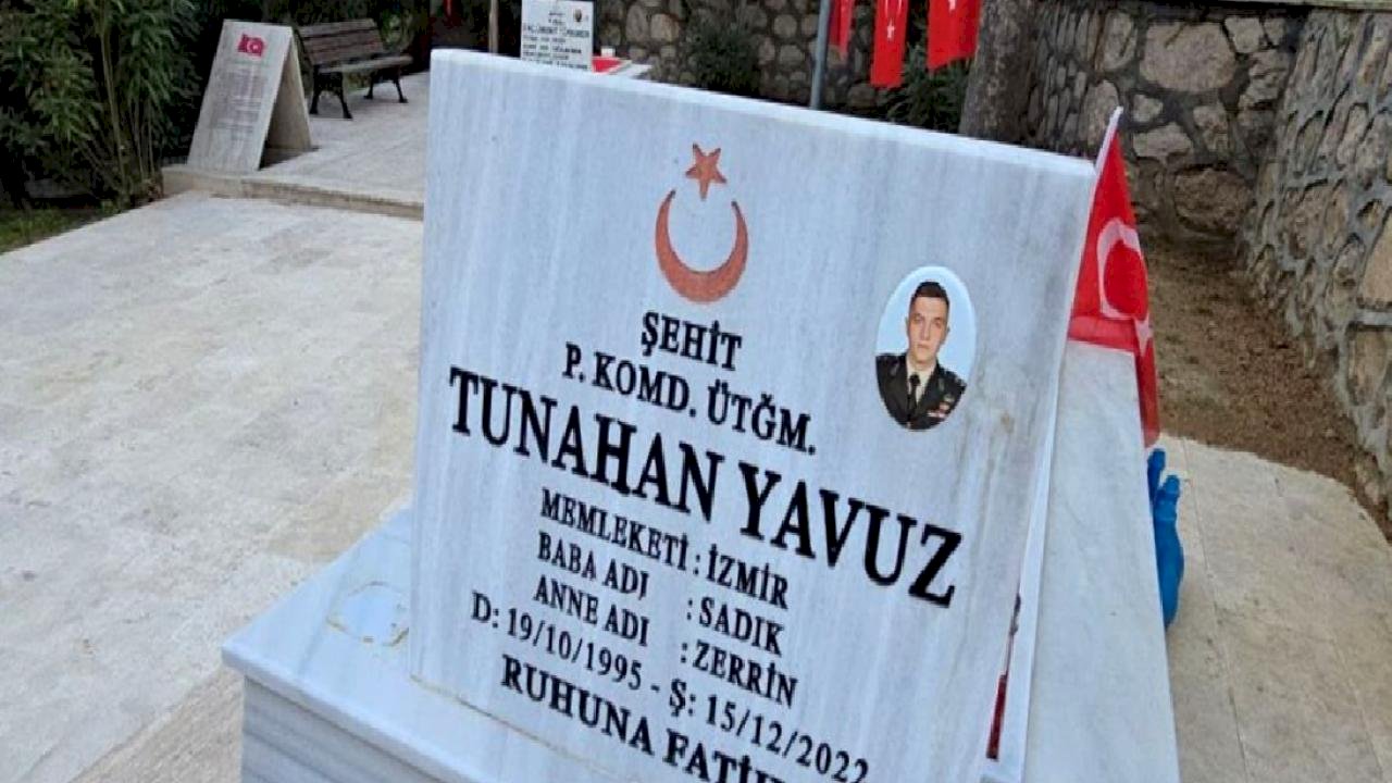 Bursa'da şehitlikten minyatür komando heykelini çalan şüpheli yakalandı