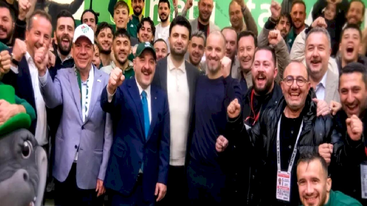 Bursaspor taraftarına deplasman desteği... Otobüs sözleri peş peşe geldi