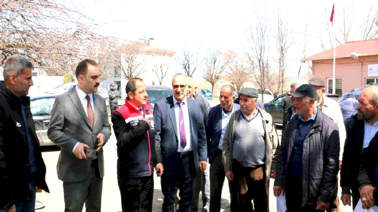 Çayırlı'da 133 çiftçiye 10 ton yonca tohumu desteği