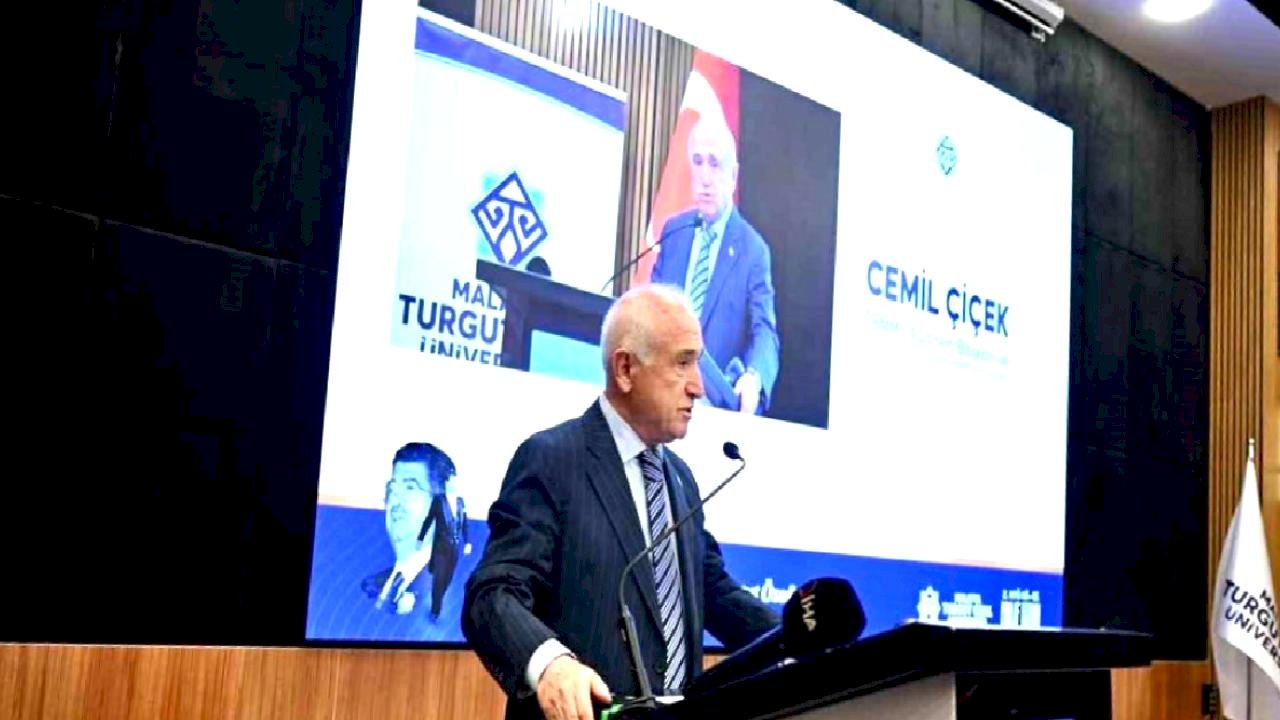 Cemil Çiçek: "Özal Türkiye'ye çağ atlattı, üç temel özgürlükle dönüşüm sağladı"