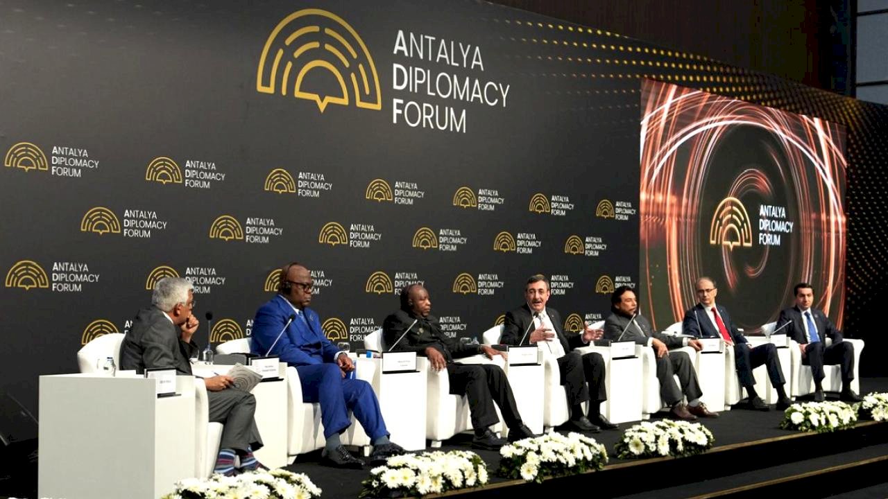 Cevdet Yılmaz: Avrupa Liderliğe İhtiyaç Duyuyor