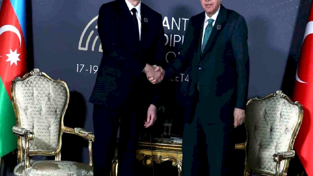 Cumhurbaşkanı Erdoğan, Azerbaycan Cumhurbaşkanı Aliyev ile bir araya geldi