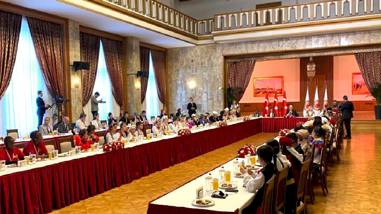 Dünya Çocuklarına TBMM'de Kabul