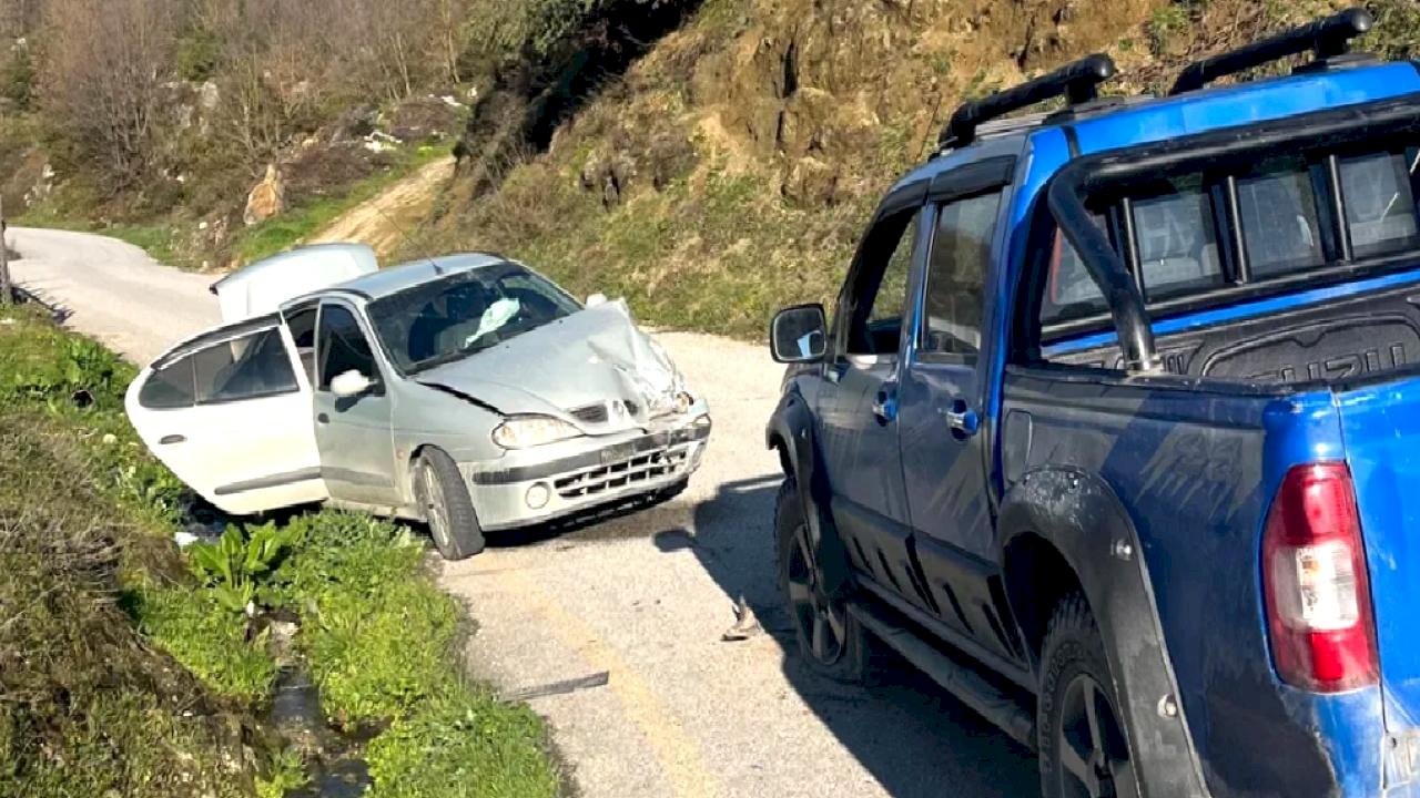 Düzce’de iki aracın çarpıştığı kazada 3 kişi yaralandı