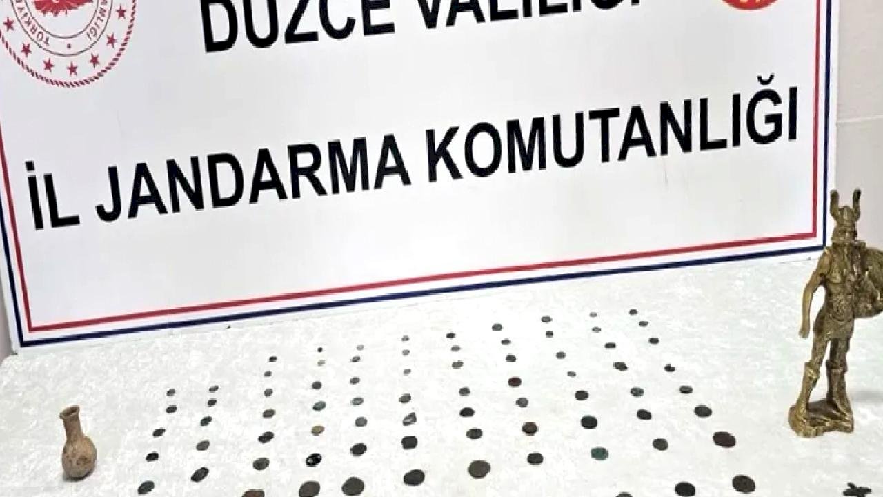 Düzce'de tarihi eser kaçakçılığına 2 gözaltı... 136 parça eser ele geçirildi