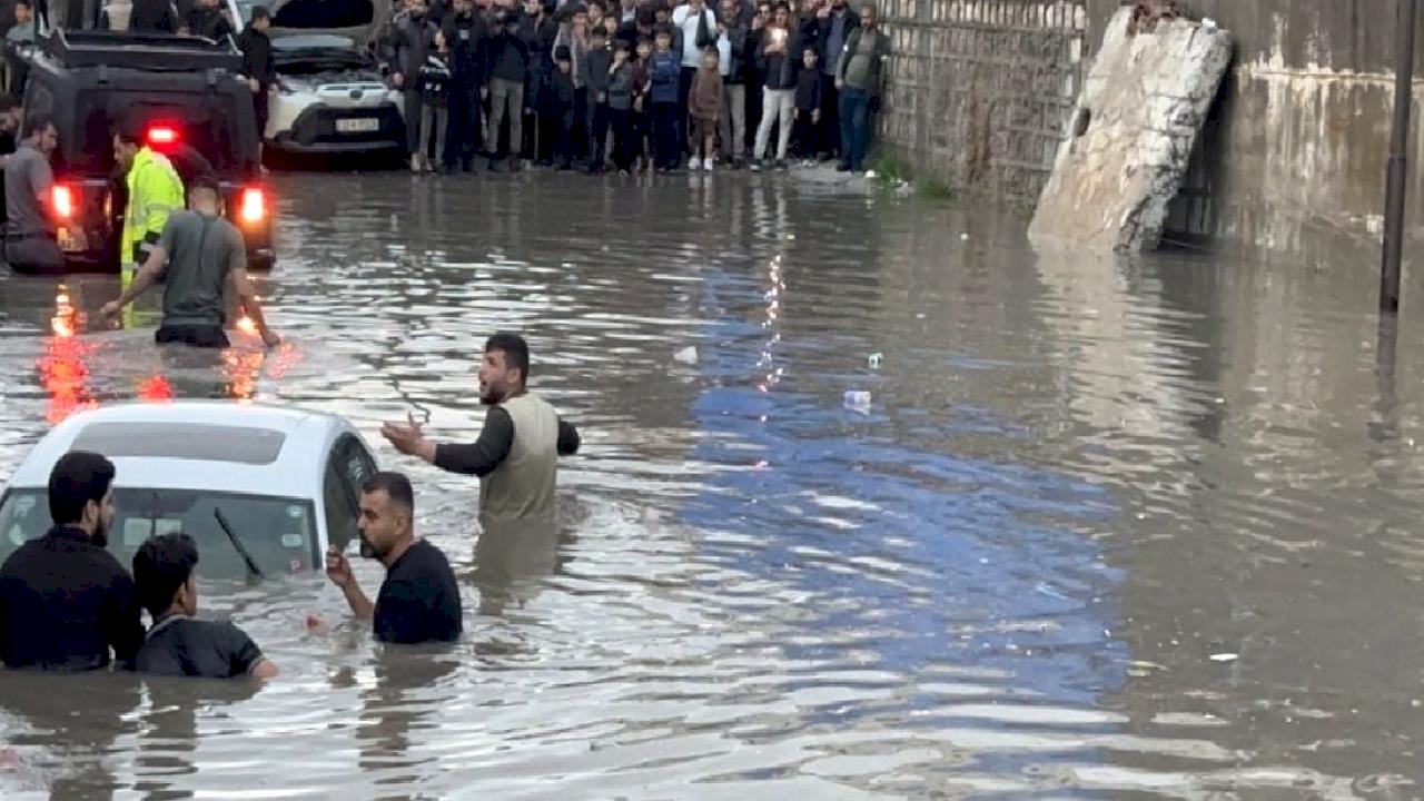 Erbil’de sağanak hayatı felç etti