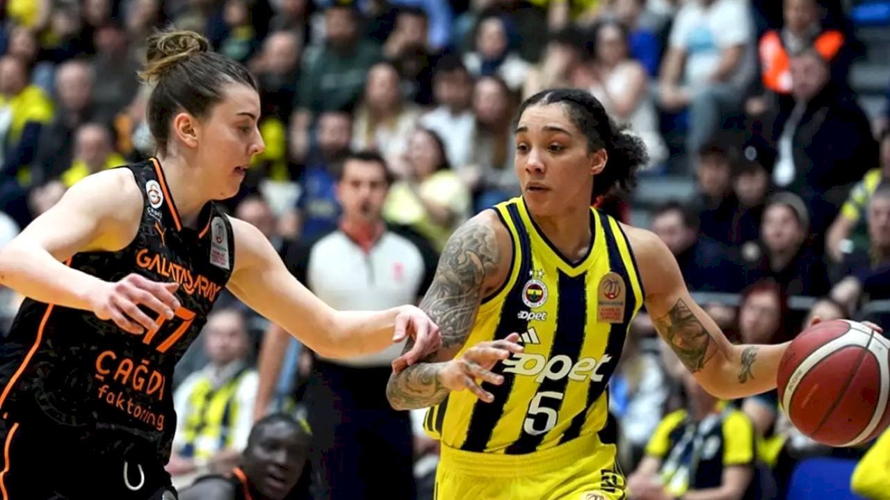 Fenerbahçe Opet, Galatasaray'ı bir kez daha devirdi