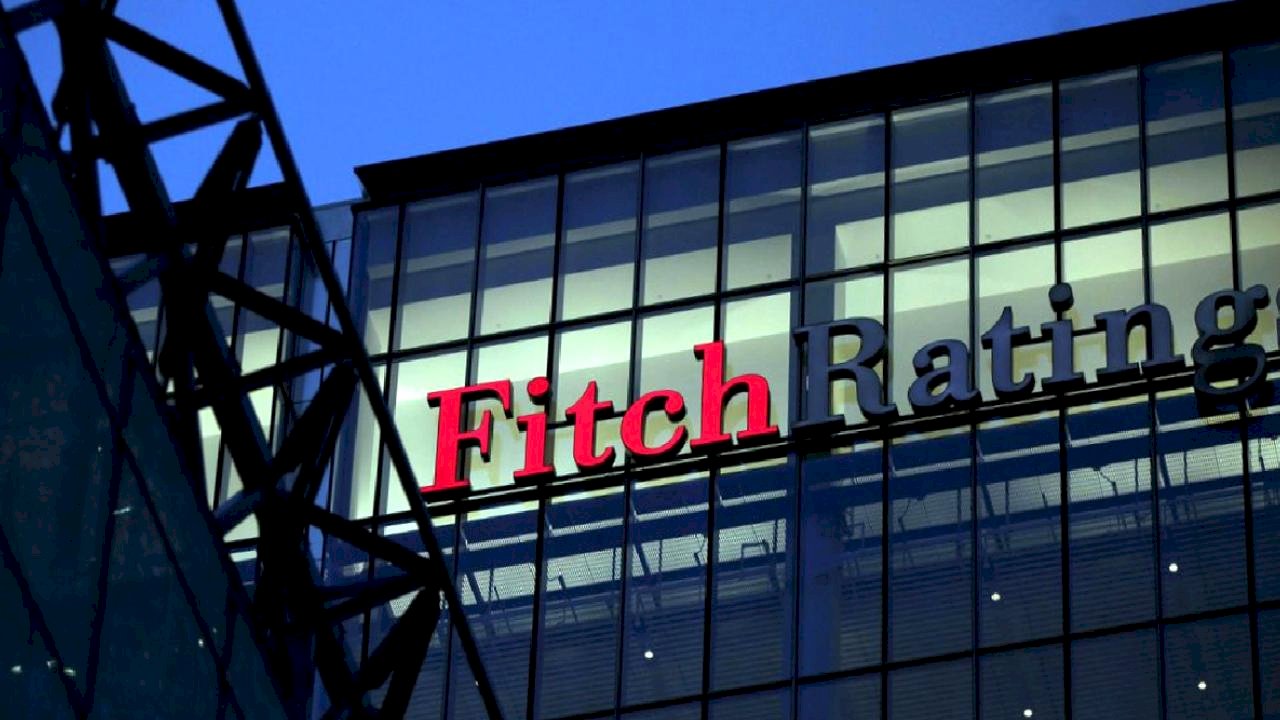 Fitch, Türkiye'nin "pozitif" kredi görünümünü değiştirdi