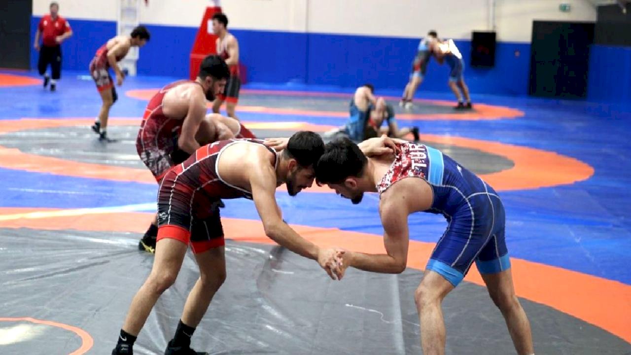 Güreş Milli Takımları Kastamonu Kampını Tamamladı