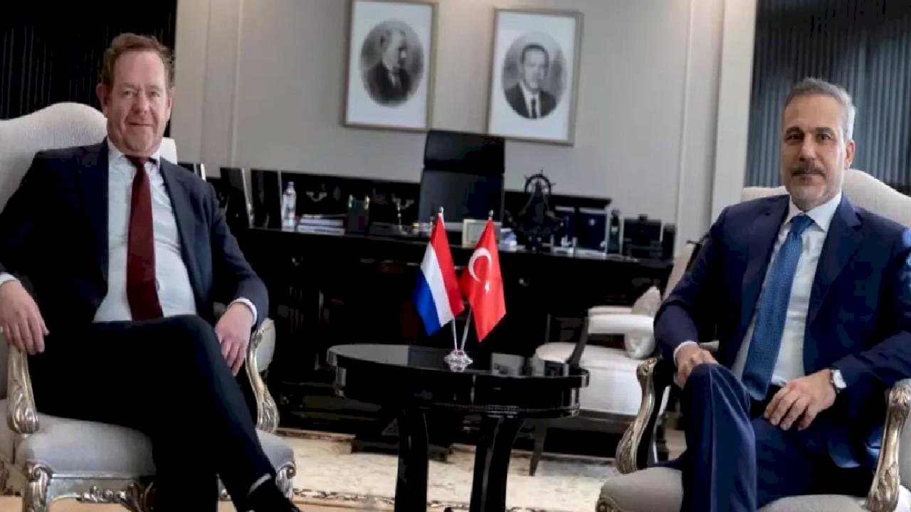 Hakan Fidan ve Hollanda Bakanı Görüştü