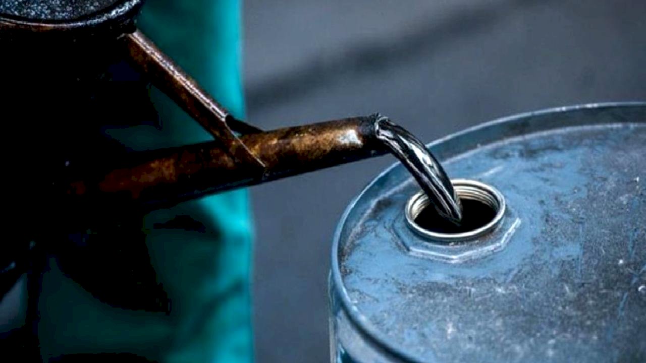 Hürmüz Boğazı'ndaki gerilim petrolün varilini 102,7 dolara taşıdı