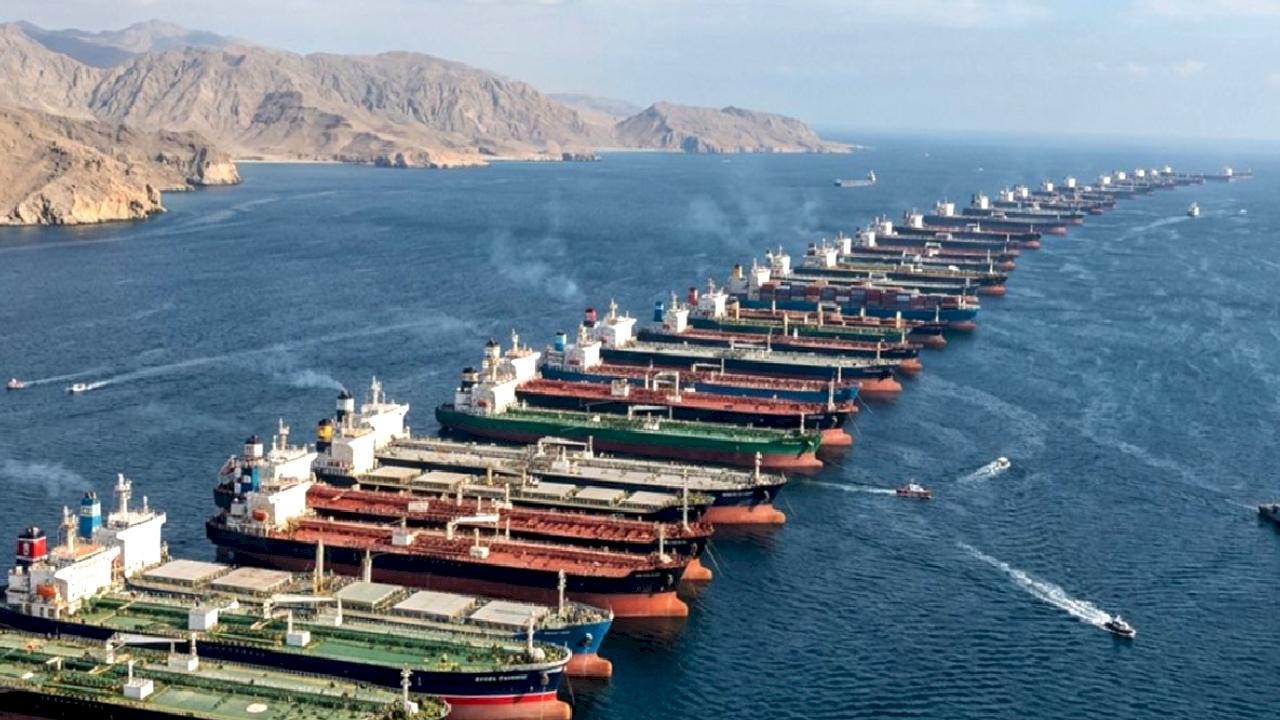 İran, Hürmüz Boğazı'nın yeniden açılması için savaş tazminatı talep etti