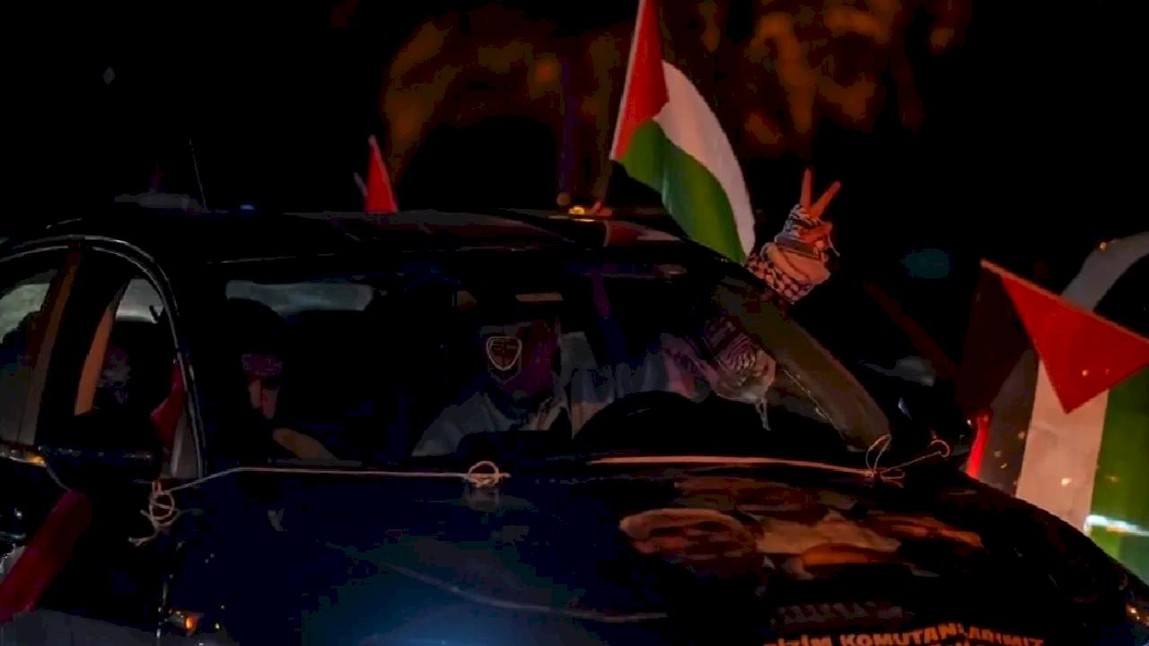 İstanbul'da Filistin İçin Araç Konvoyu