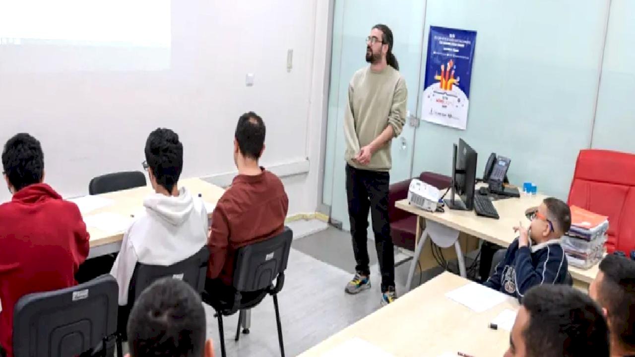 İzmir’de engelli gençler iş dünyasına adım atıyor