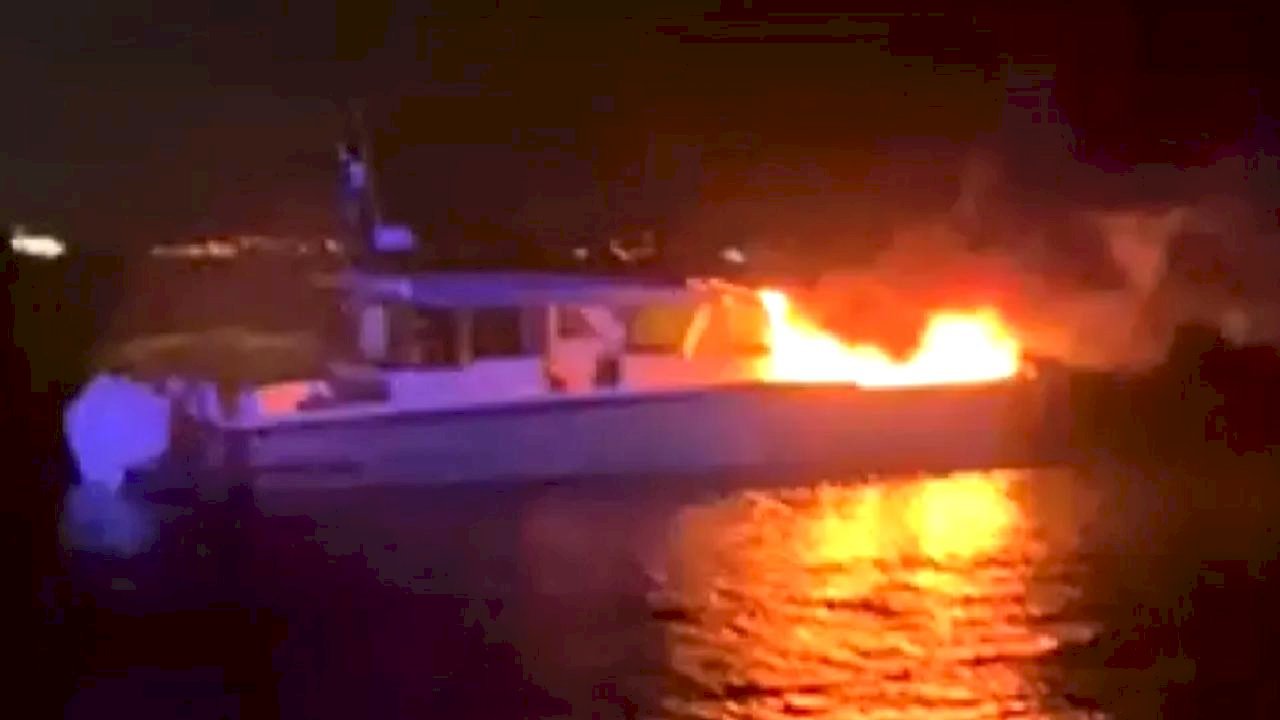 Kadıköy’de tekne yangını: 4 kişi kurtarıldı