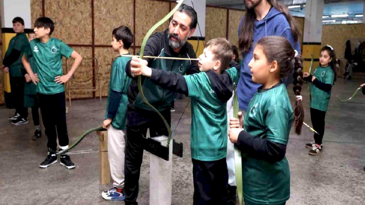 Karatay'da Spor Okulları gençleri geleceğe taşıyor