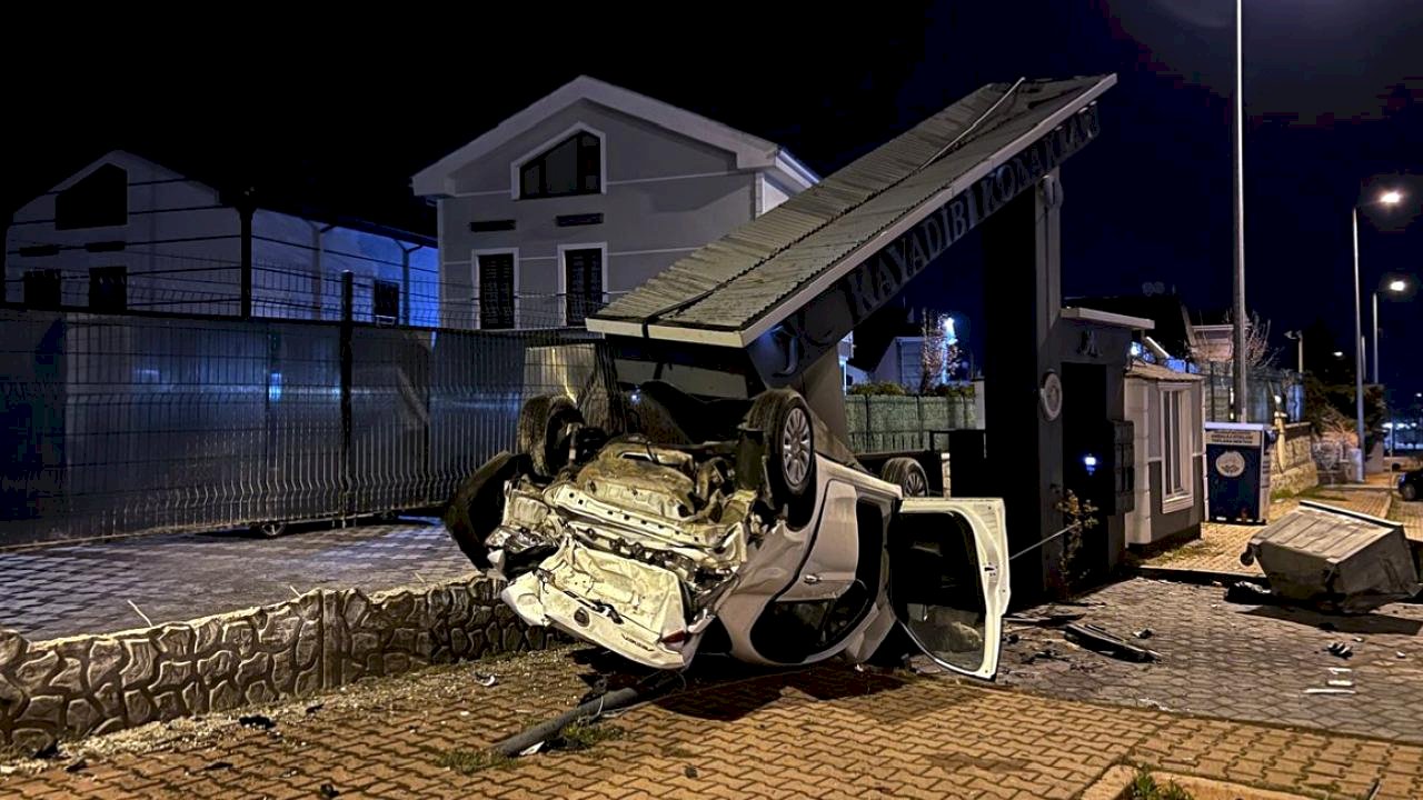 Kayseri'de Takla Atan Araç Beton Bloğa Çarptı
