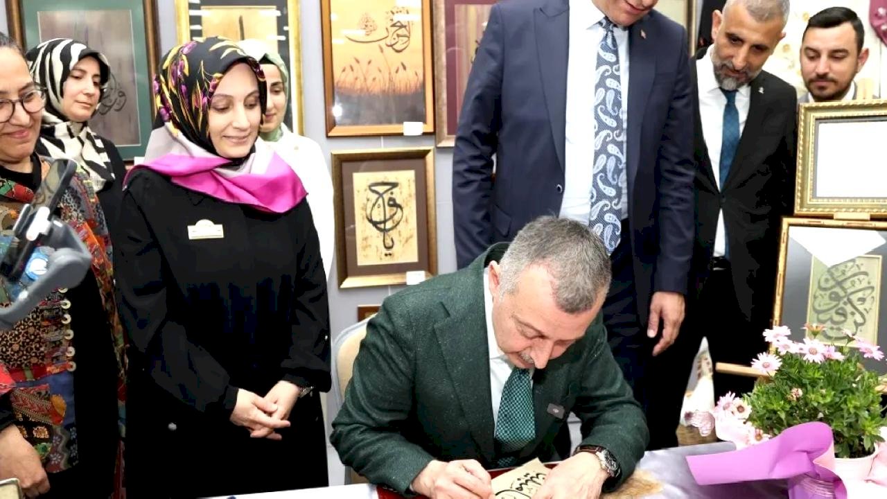 KO-MEK ilçe sergileriyle el emeklerini görücüye çıkarıyor