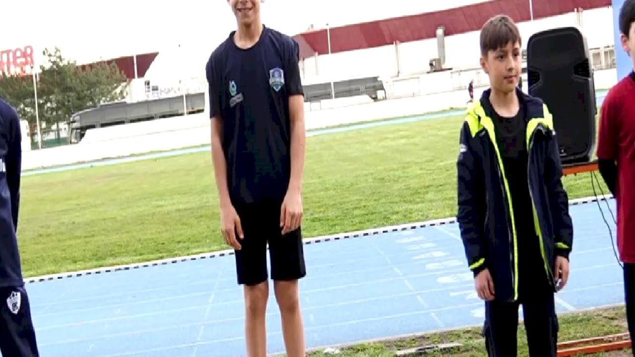 Kocaeli Çayırova’ya atletizmde 2 madalya geldi