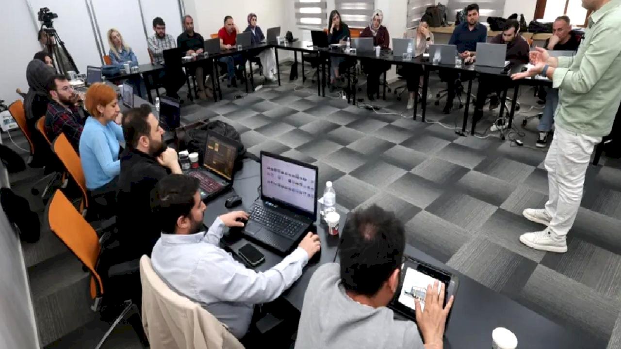 Konya Büyükşehir’den personeline yapay zekâ eğitimi