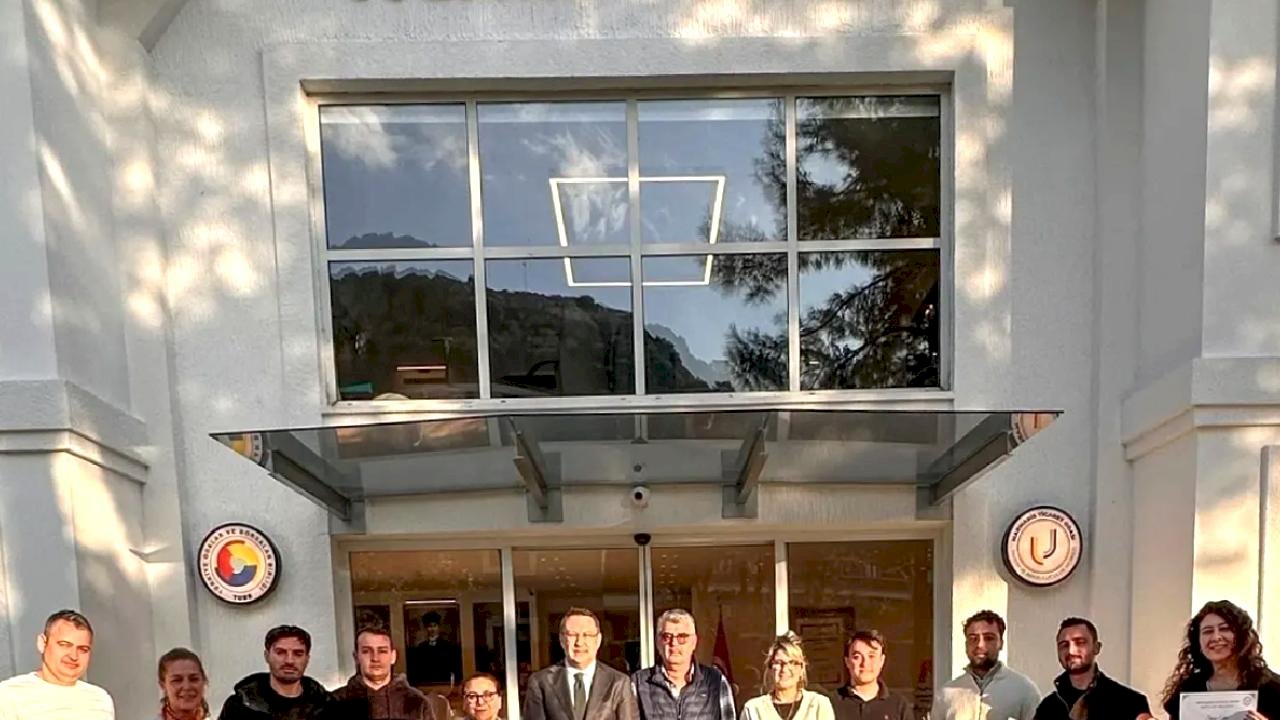 Marmaris'te Geleneksel Sandalet Eğitimi Tamamlandı