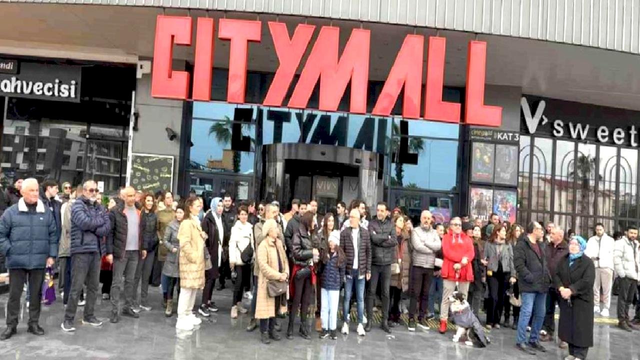Mühürlenen CityMall AVM için basın açıklaması