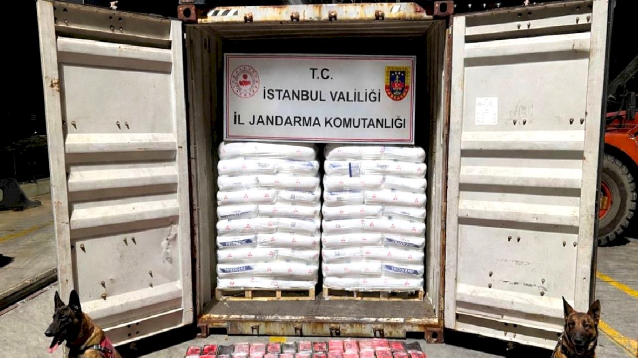 Panama bandıralı gemide 106 kilo kokain ele geçirildi