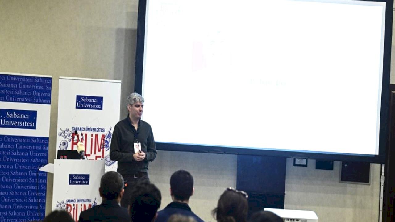 Sabancı Üniversitesi'nde Yapay Zeka Söyleşisi
